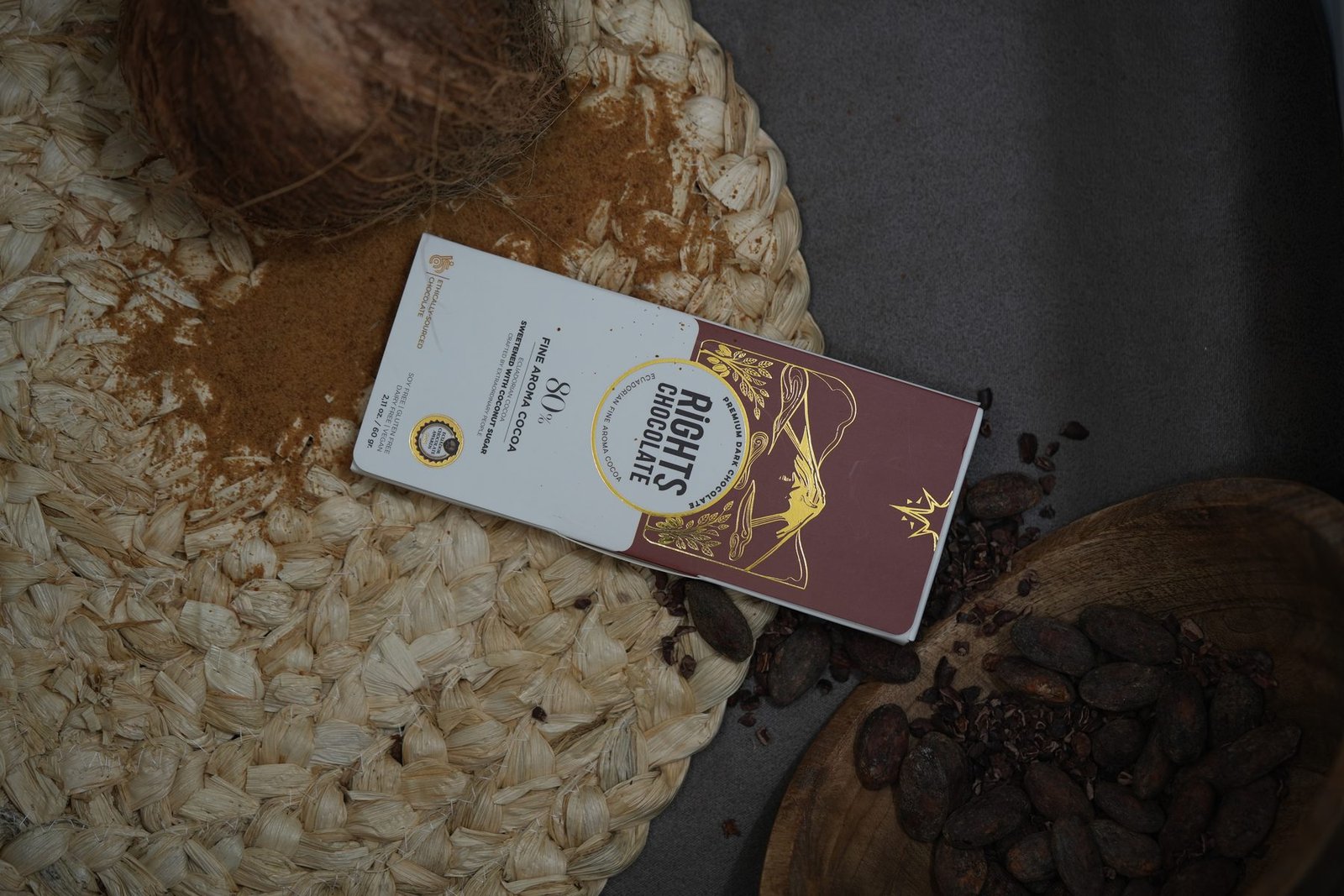 Barra Rights 80 % de azúcar de coco con coco rallado, azúcar de coco y nibs